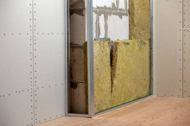 Instalação de Divisória para Ambientes Internos Drywall Raposos - Divisória de Parede com Drywall